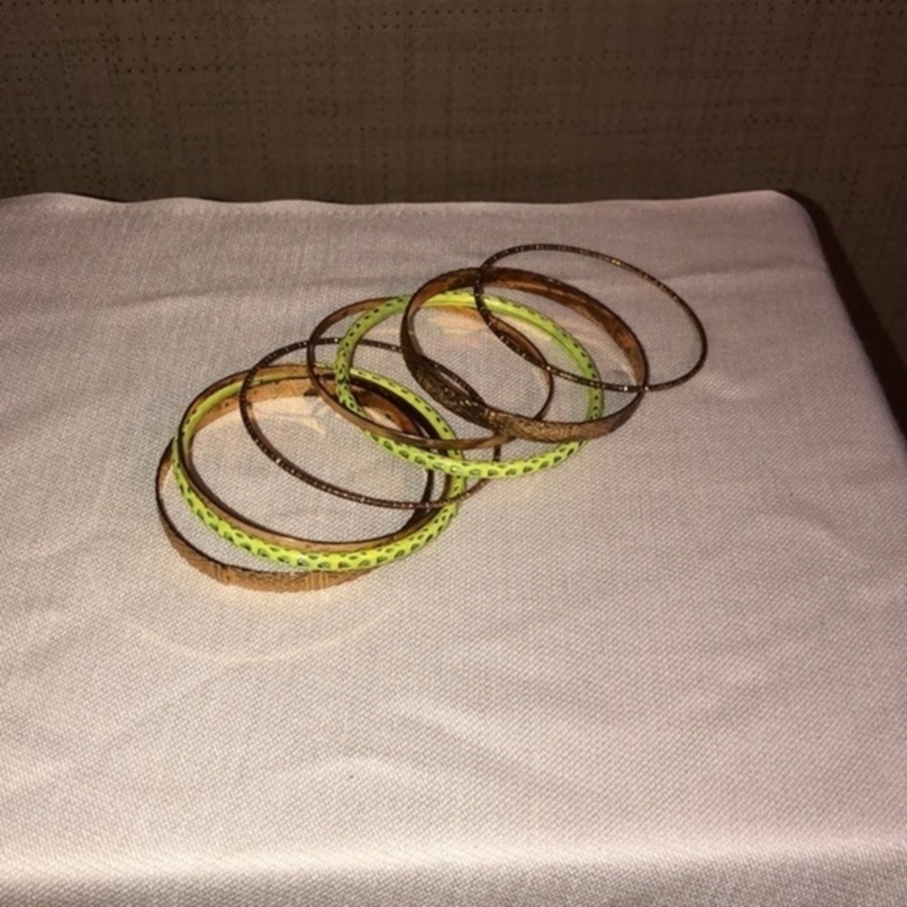𝅺BANGLES